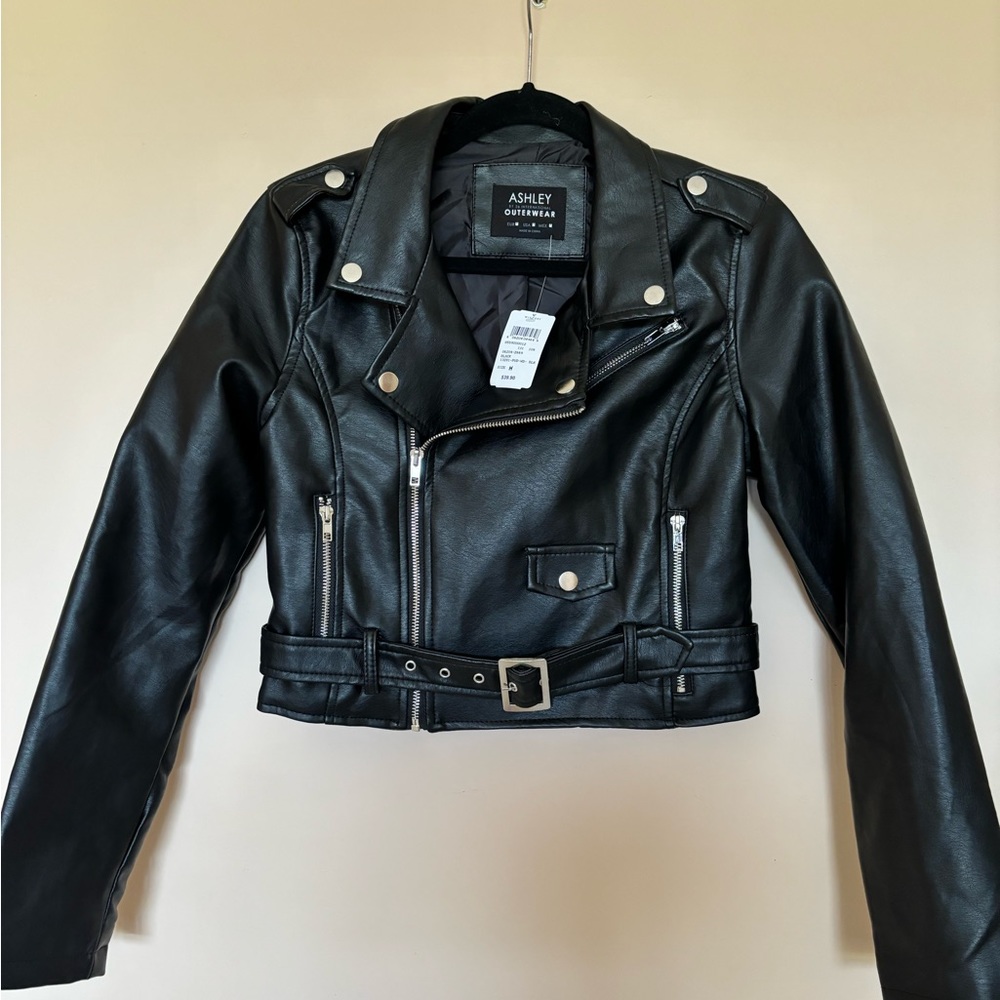 NWT Black Cropped Faux Leather Jacket